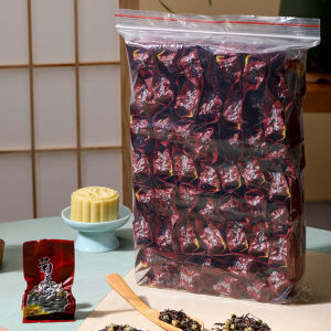 ชาปูเอ๋ยที่บรรจุอยู่ในถุงแยกซีอิ๋วเกรดพรีเมียมแบบจีนแผ่นดินใหญ่ ชาดอกกุหลาบ ชาที่ทำจากใบชาที่ปลูกขึ้นในฤดูใบไม้ผลิปี 2022