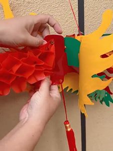 Dekorasi Gantung Imlek Naga Merah Megah dengan Lentera Tali Naga Set Ornamen Meriah Untuk Sincia