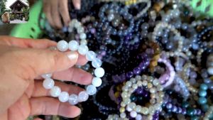 Vòng Tay Đá Mã Não Trắng 12ly “vật phẩm phong thủy may mắn an lành”