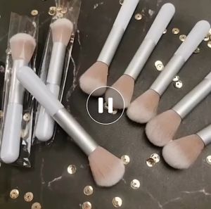 แปรงแต่งหน้า แปรงไฮกลอส ของขวัญหนึ่งชิ้น บรรจุภัณฑ์ส่วนบุคคล สำหรับการแปรงแต่งหน้าหลักๆ บรรจุภัณฑ์ส่วนบุคคล