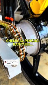 Advanced Biodegradable Heavy Duty Degreaser Spray for Spot-rim Motor Chains and Engine Cleaning (500ml)