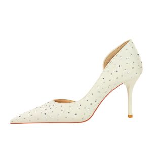 เรียบหรู รองเท้าส้นสูงประดับเพชร ผู้หญิง หัวแหลม พรางหุ่น รองเท้าศาลรองเท้าปาร์ตี้สบายขนาดใหญ่