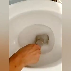 บรรจุภัณฑ์ขัดห้องน้ำ หินภูเขา สวยๆ และปลอดภัย ปริมาณ 60 กรัม แปรงขัดสำหรับห้องน้ำขจัดสิ่งปนเปื้อนอย่างล้ำลึก