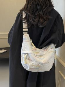 Anti-Wrinkle Dumpling Shaped Crossbody Bag Womens Large Capacity Single Shoulder Fashion Bag for Class And Commuting