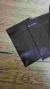 ถุงซิปสีชา ซองกันแสง ซองสีชา  เกรดA รับผลิตถุงพลาสติก  แพค 1 กก