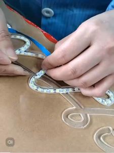 ไฟริบบิ้นLED 2835 ตัว S 6mm 12V 10เมตร สามารถดัดโค้งงอได้ตามสะดวก