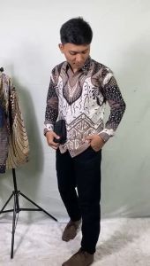 Outer Kemeja Batik Pria Lengan Panjang Sri Kencana Inner Furing Katun Halus Premium