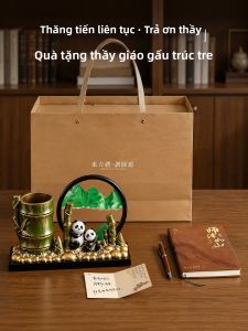 Quà Tặng Giáo Viên: Giá Đựng Bàn Có Hình Cát Chảy