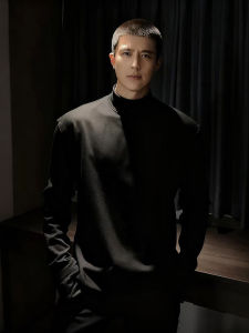 เสื้อยืดคอกลมแขนยาวผู้ชาย ผ้าเดอร์โมลิน ทรงหลวม ปกโปโล ทรงปกติ ไม่ต้องรีด ฤดูหนาว 2025 ผ้าฝ้ายผสมโพลีเอสเตอร์