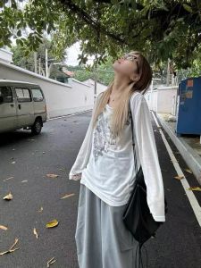 Retro อเมริกัน สีขาว พิมพ์เสื้อยืดแขนยาวบางผู้หญิง ฤดูร้อน คุณภาพสูง หลวม พรางหุ่น Sunshade Cover Up สไตล์เกาหลี