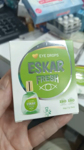 Dung dịch nhỏ mắt Eskar Fresh hỗ trợ làm dịu mắt giảm khô rát và dưỡng ẩm cho mắt mỗi ngày và dùng cho kính áp tròng