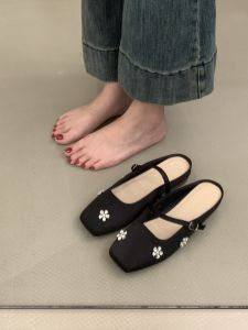 Bling Rhinestone Flower Decorated Summer Slippers