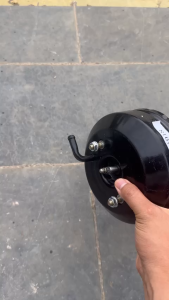 Bầu tổng phanh xe 5 tạ vina 1018 mặt trên 67x87 dưới 87 dùng lắp cho xe ô tô