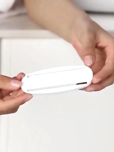 Miếng Dán Ổ Điện Dạng Trượt Gắn Tường Không Khoan – Combo 3 Miếng – Nhựa ABS Bền Keo Siêu Dính