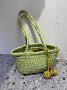 Handwoven French Vintage Holiday Tote Bag Drawstring Closure Handheld Single Shoulder Basket Shaped Leather Bag for Youth