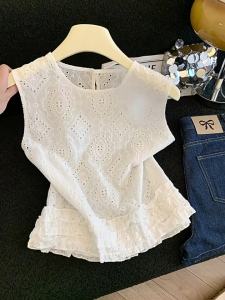 Thin Round Neck Camisole Top Breathable Lace Hollow Design