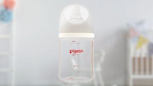 Pigeon Original Puting Botol Peristaltic Plus SofTouch Wide Neck Feeding Bottle Silicone Nipple / Teat