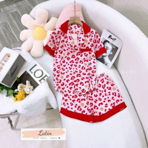 [HCM] (40-56kg) Đồ bộ đùi latin áo tay ngắn quần ngắn họa tiết in 3D hoạt hình bắt mắt. labubu - caprbara - trơn - gấu pooh - gấu lotso - mèo kitty - thỏ  - maruko -  khủng long con - cún/chó - hoa - gấu panda - ếch xanh.