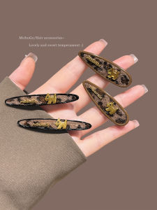 Retro Leopard Print Letter Doggie Hair Clip Womens Side Bangs Duckbill Clip Hair Accessories One Word in 2025 Summer Fashion