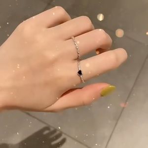 Bestella💗2PCS/Set Cincin Kupu-kupu Zirkon Hitam Cincin Wanita Kelas Atas Mewah Ringan Perhiasan Keren Manis Desain Ceruk Wanita COD