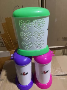 TEMPAT SENDOK GARPU PISAU PLUS TUTUP PLASTIK AYAM LOVELY 2 SEKAT