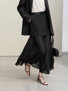 AMII | Chân Váy Midi Chiffon Kết Hợp Ngọc Trai Elegance và Chic cho Mùa Thu