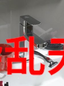 🚚【SG spot】 Wall-mounted toothbrush holder clean place in the bathroom no punching upside down drain sorting and storage