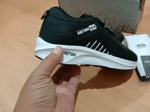 Sepatu Murah untuk Anak: Pilihan Terbaik untuk PAUD hingga SMA