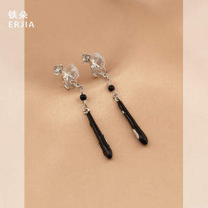 New Chinese Style Long Ear Cuffs Womens Fashion Jewelry without Piercing Mosquito Coil Tray Ear Clips Elegant Black Flag Robe