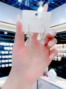 Bông tai sang chảnh đính đá xuân hè xu hướng mới - bông tai đi tiệc bông tai nữ dài hoa tai mạ vàng 18k AP948 bong tai nữ đơn giản khuyên tai nữ ngầu bông tai đẹp bong tai nữ kiểu bạc BSTKD - [NaLa Shop]