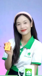 Combo 3 Sản Phẩm Công Tắc Ổ Cắm Đui Đèn Thông Minh Hunonic Điều Khiển Trên Điện Thoại Hẹn Giờ