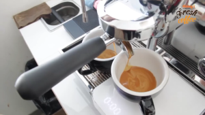 HELMIGS Kopi Herbal Jahe Curcumin Instant Fresh Coffee Robusta 5 in 1 Isi 10 Sachet