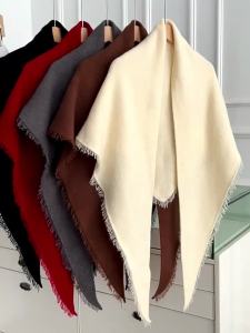 Pouie | Atmospheric Versatile Warmth-Neck Scarf