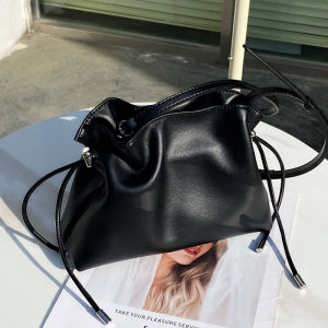 Nachi Cowhide Folded Cloud Bucket Bag ลำลอง ผู้หญิง กระเป๋าสะพายข้าง นุ่ม หนัง Satchel เชือกรูด กระเป๋าถือแฟชั่น 2024 รุ่นใหม่