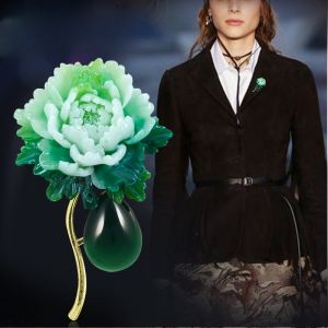 Elegant Green Peony Brooch Pin for Women Vintage Stylish Imitation Agate Flower Pin Simple Elegant Chest Flower Accessory