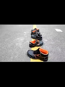 Safety Shoes for Men Anti Smashing Anti Slip Iron Toe 100KG Protection Breathable Rubber Sole Black Size 41-45