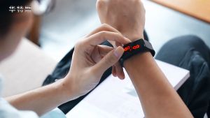 สไตล์ลดราคา Waterproof LED Electronic Touch Sensor Watches Fashion Student Lover Swim Gift Watches