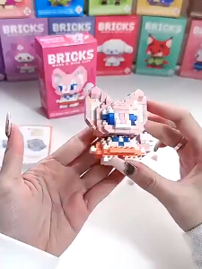 Mini Sanrio Building Blocks – DIY Assembly Educational Toy Cute Brick Set for Kids’ Gifts