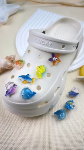 Bộ 9 Sticker Charm 3D chủ đề Cá mập nhựa cứng gắn Dép Sục Cá Sấu MayTo JB-375