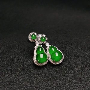 Natural Chalcedony Full Green Gourd Earrings