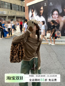 เสื้อยืดคอกลมแขนยาวทรงสลิมฟิตสำหรับผู้หญิง ฤดูใบไม้ร่วง ฤดูใบไม้ผลิ ฤดูใบไม้ร่วง ฤดูหนาว เสื้อเชิ้ตชั้นในลายสก็อตสองชิ้น