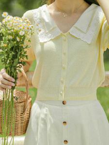 Áo Thun Tay Bồng Lụa Băng Màu Kem Ngắn Cổ Búp Bê Kiểu Pháp Nhẹ Ôm Vừa Vặn Mùa Hè Cho Nữ