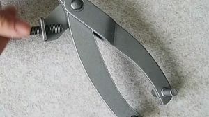 ประแจ จับจานไฟ จับชามคลัทช์ กับ ประแจขันคลัช 39x41 ประแจแหวนคู่ ประแจจับครัช ตัวจับชามคลัช คีมจับจานไฟ จับจานครัช ที่จับชามครัช มอไซค์