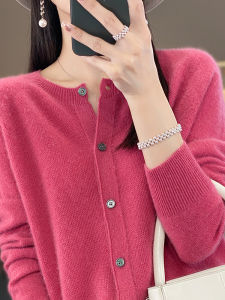 เสื้อคาร์ดิแกนถักผ้าขนสัตว์คอตั้งทรงหลวมสำหรับผู้หญิง ฤดูใบไม้ผลิและฤดูร้อน 2025 ใหม่ คอกลม ผ้าขนสัตว์ แฟชั่นเสื้อคลุมภายนอก