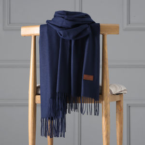 ผ้าพันคอขนสัตว์เทียมหนาสำหรับผู้หญิงในฤดูใบไม้ร่วงและฤดูหนาว ผ้าคลุมไหล่ลายโลโก้ ผ้าไหมเนื้อนุ่ม สไตล์เกาหลี ผ้าไหมเนื้อนุ่ม