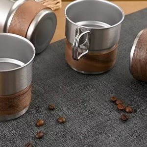 Ly cafe chuyên nghiệp Inox 304 quai gấp gon ốp gỗ chống trượt phong cách la tinh-Mẩu mới nhất 5.0 1 đánh giá Đã bán 2