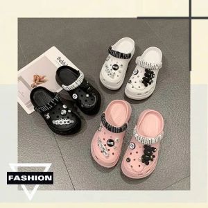 QXshop ฮิตสุด รองเท้าหัวโตแฟชั่น งานดีน่ารักมากก ทรงสวย น้ำหนักเบา เสริมส้น ใส่สบายพร้อมส่ง5สี แถมตัวติดการ์ตูนให้แบบจัดเต็มกดสั่งเข้ามาได้เลยจ้าา