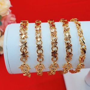 สร้อยข้อมือทองลายแฟชั่น ยาว 7 นิ้ว สีทอง ชุบทอง ทองปลอม ใส่ได้ทุกโอกาส ใส่อาบน้ำได้ รูปถ่ายจากสินค้าจริง