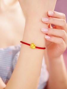 Zhou liu Fu 周六福 Vòng tay Vàng nguyên khối 24K vàng thật ngựa hoàng đạo Vòng Tay Hạt Charm quyến rũ dễ thương trang sức thanh nhã cho phụ nữ con gái quà tặng sinh nhật năm mới a1615703