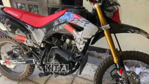 Decal stiker motor CRF 150l fullbody motif Tengkorak Merah Hitam I2-847 I2-205 D-I2-1650